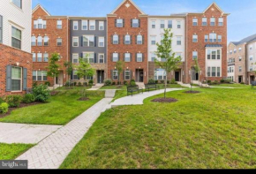 3 Bedroom Luxury Condo near NASA